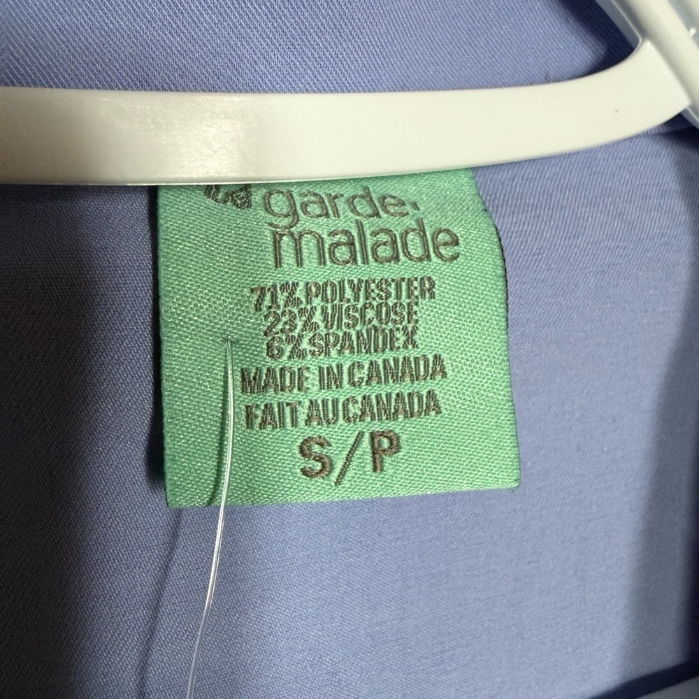 BNWT: Garde Malade Mauve Persan Mandarine Collar Scrub Top - Picture 4 of 8